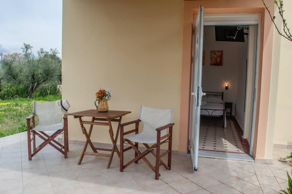Phyllida Guest House - A2 Zaháro Kültér fotó